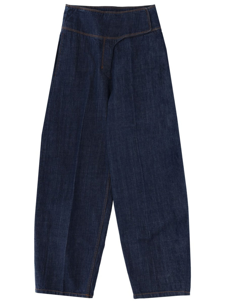 BELTED JEANS