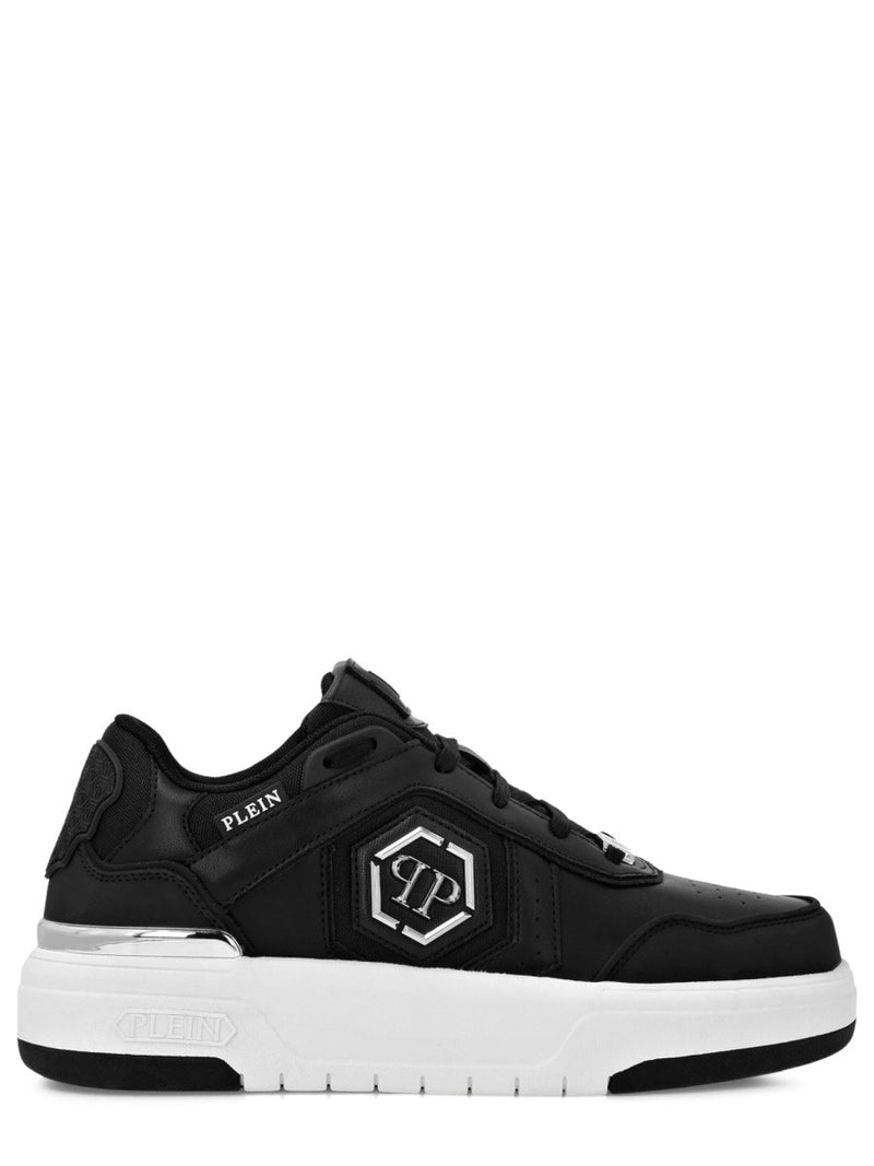 SNEAKER "SK8R" CON LOGO