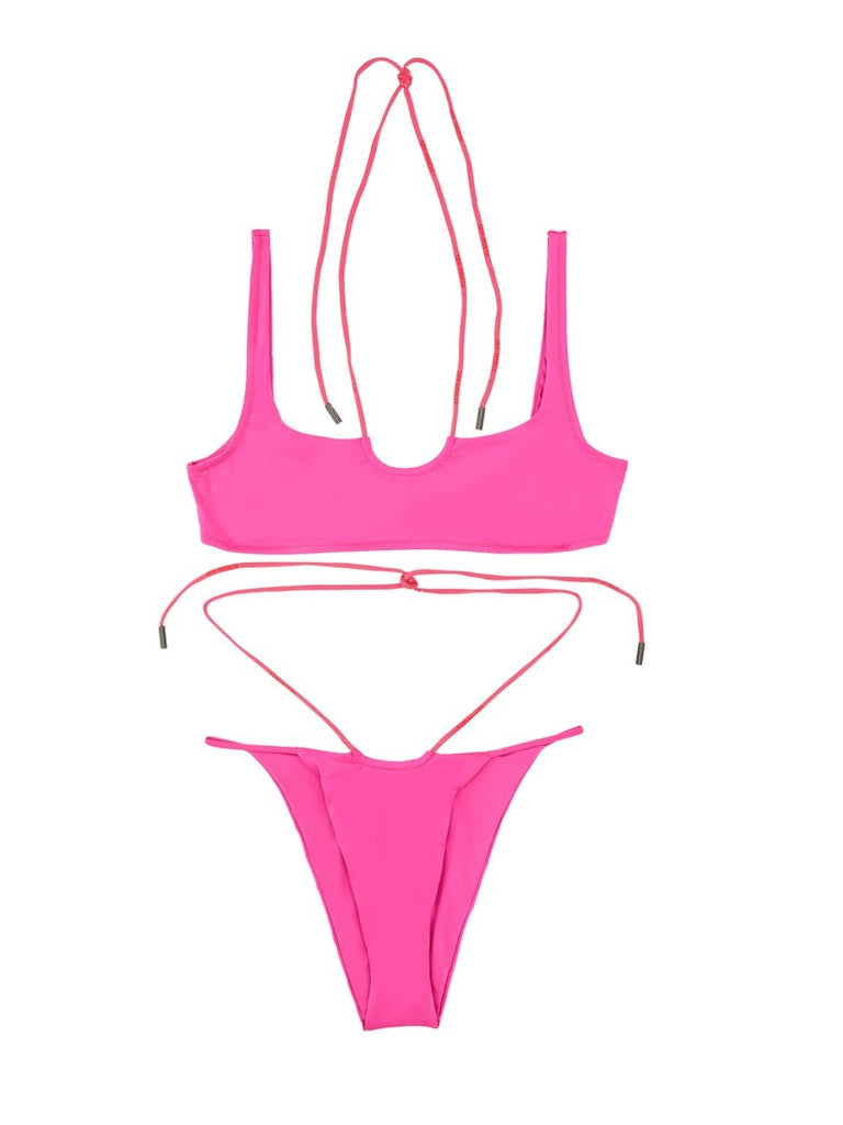 COSTUME WITH LACES