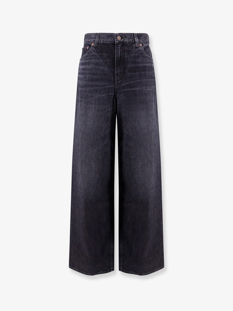 Jeans with iconic leather logo tag