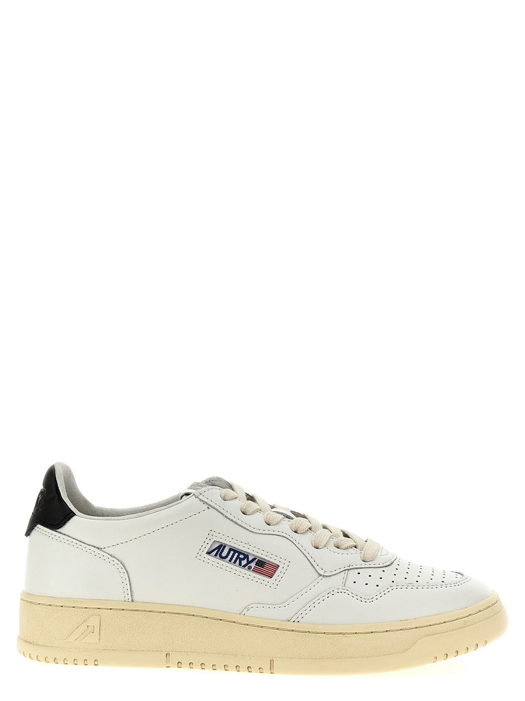 'Medalist' sneaker