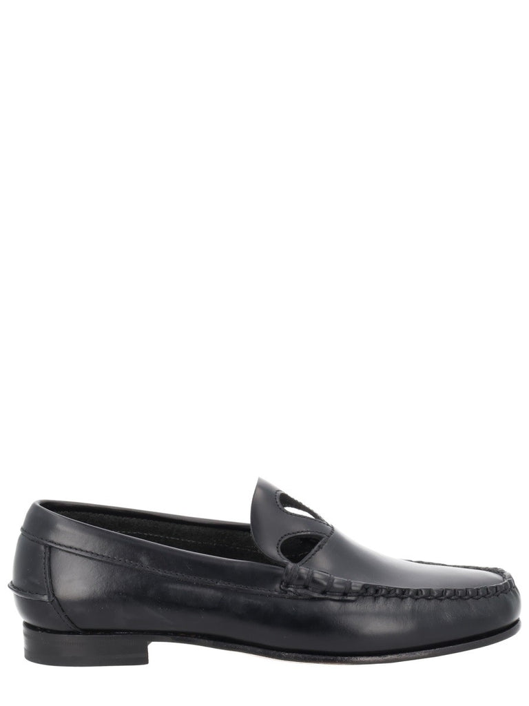 MOCCASIN WITH CUT-OUT DETAIL
