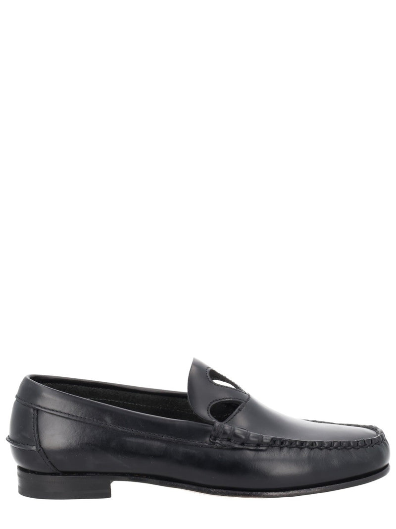 MOCCASIN WITH CUT-OUT DETAIL