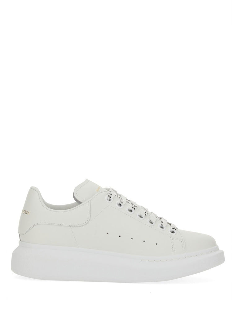 OVERSIZED SNEAKER