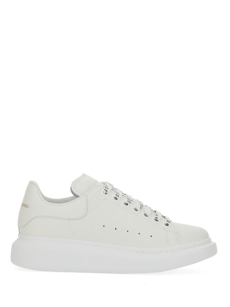 OVERSIZED SNEAKER