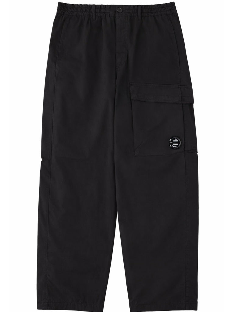 PANTALONE CARGO CON PATCH LOGO