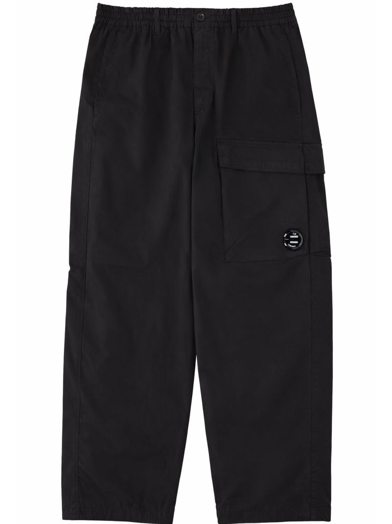 PANTALONE CARGO CON PATCH LOGO