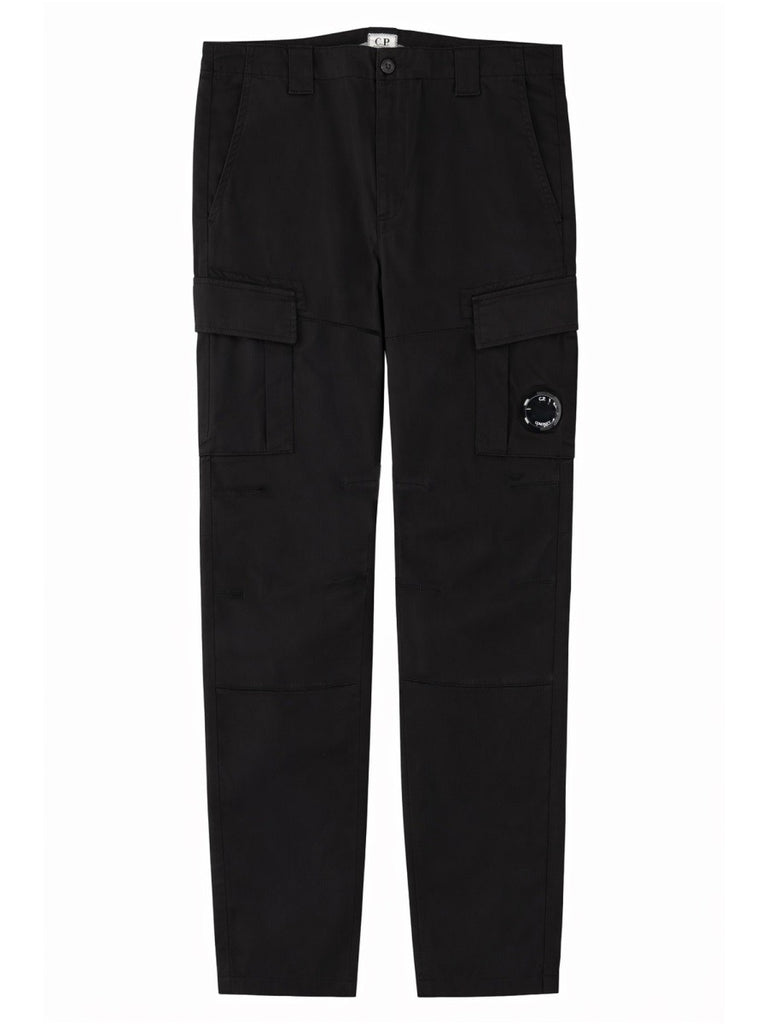 PANTALONE CARGO CON PATCH LOGO