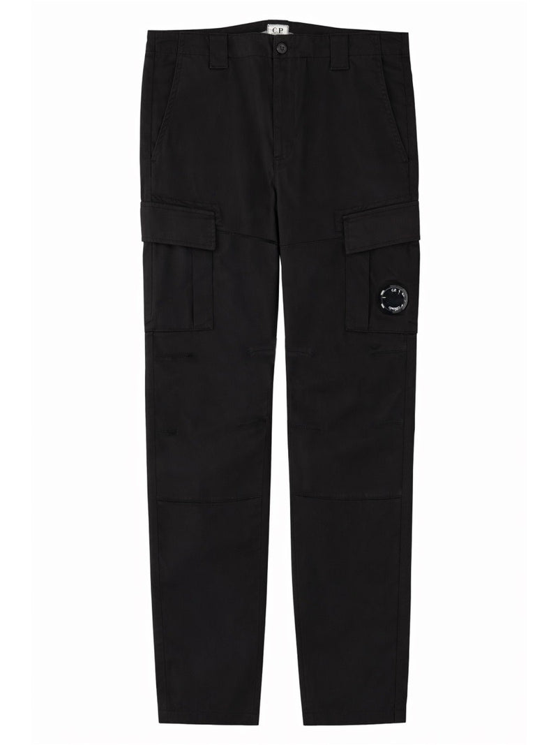 PANTALONE CARGO CON PATCH LOGO