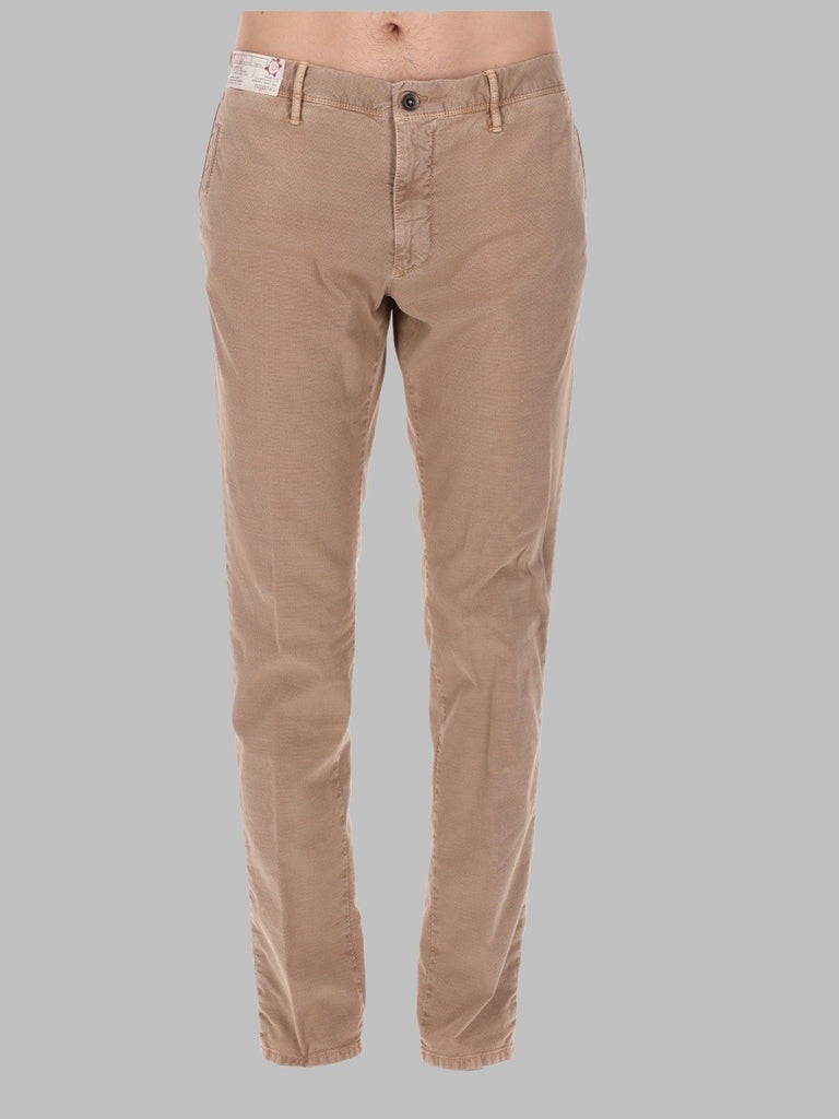 PANTALONE CON PATCH LOGO