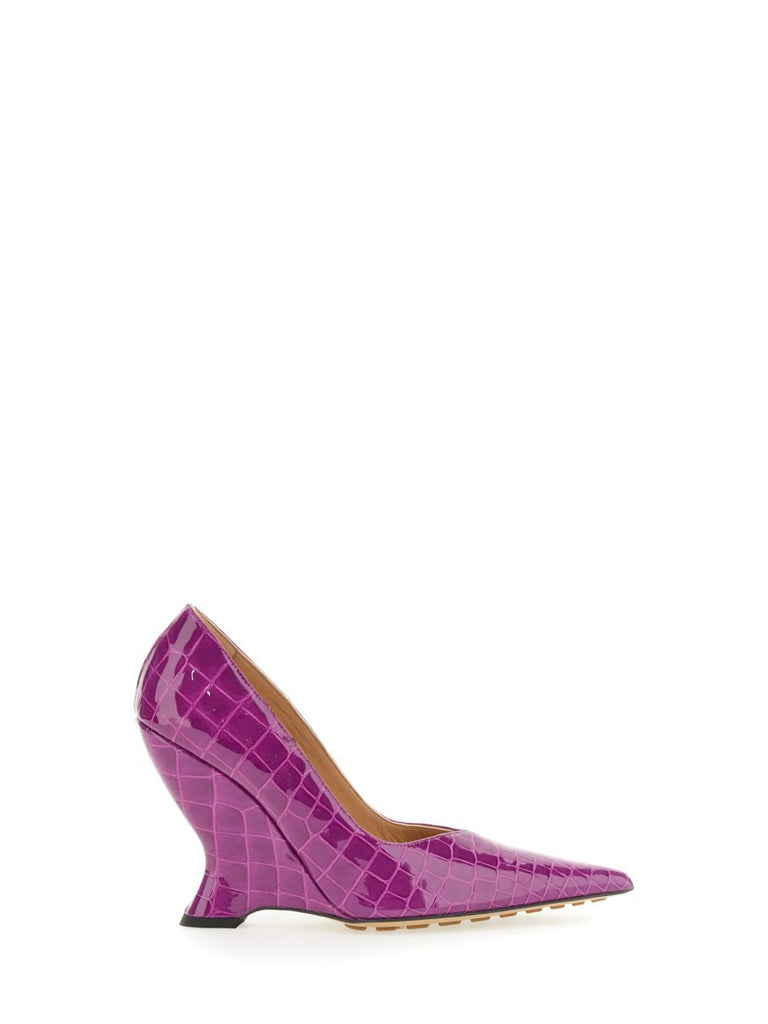 POINTED DECOLLETE