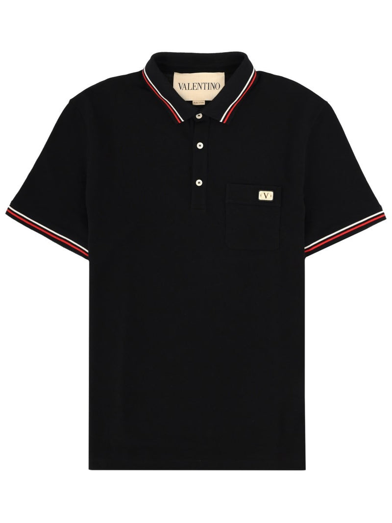 POLO CON PATCH LOGO