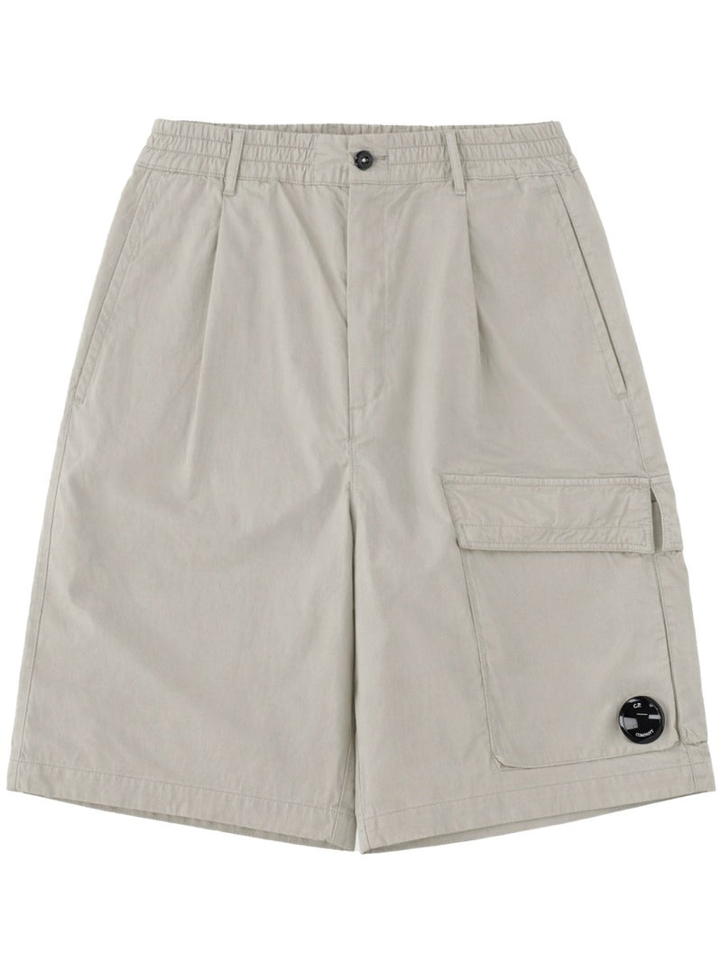 SHORTS CARGO CON PATCH LOGO