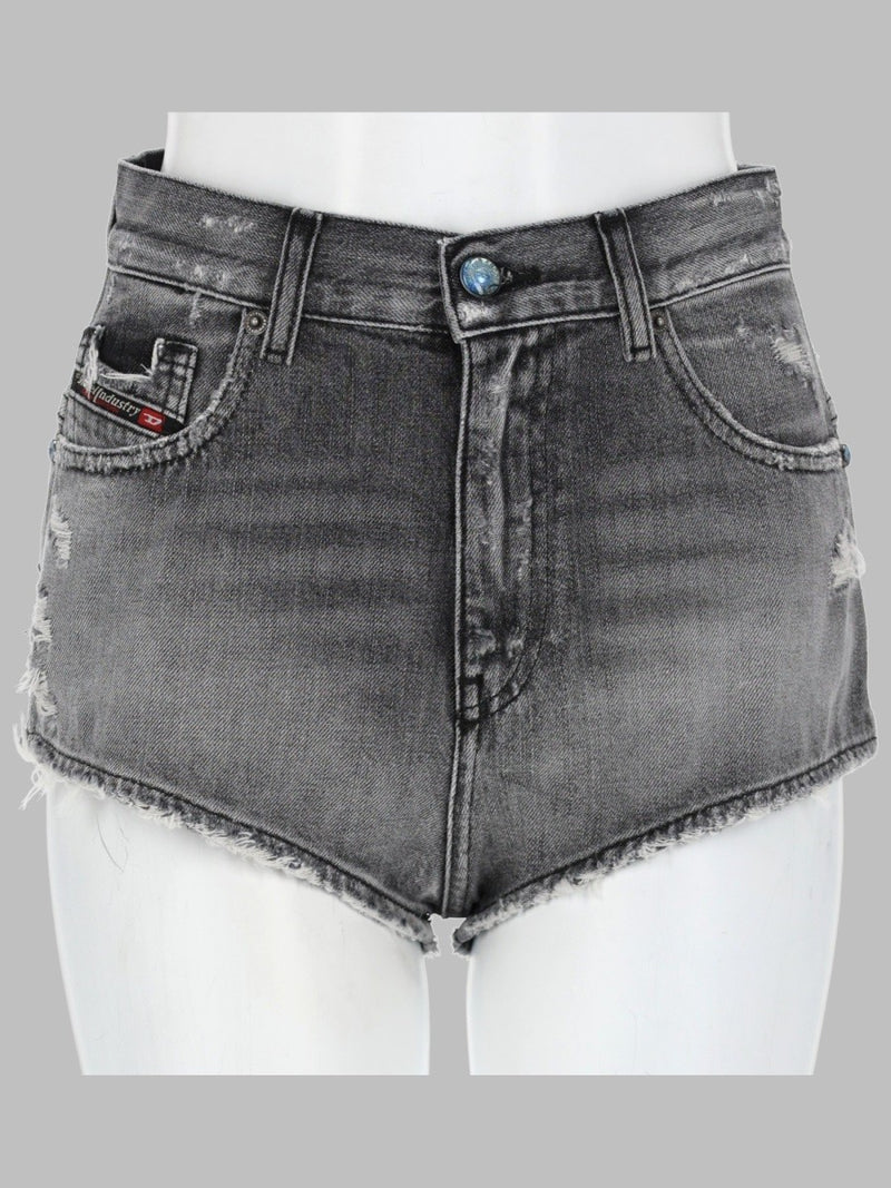 SHORTS IN DENIM CON ORLI SFRANGIATI