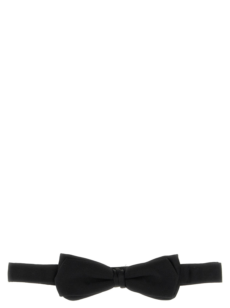 Silk bow tie