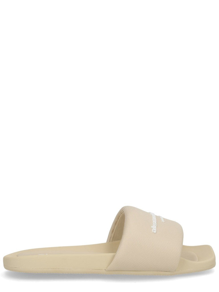 SLIP-ON SLIPPER