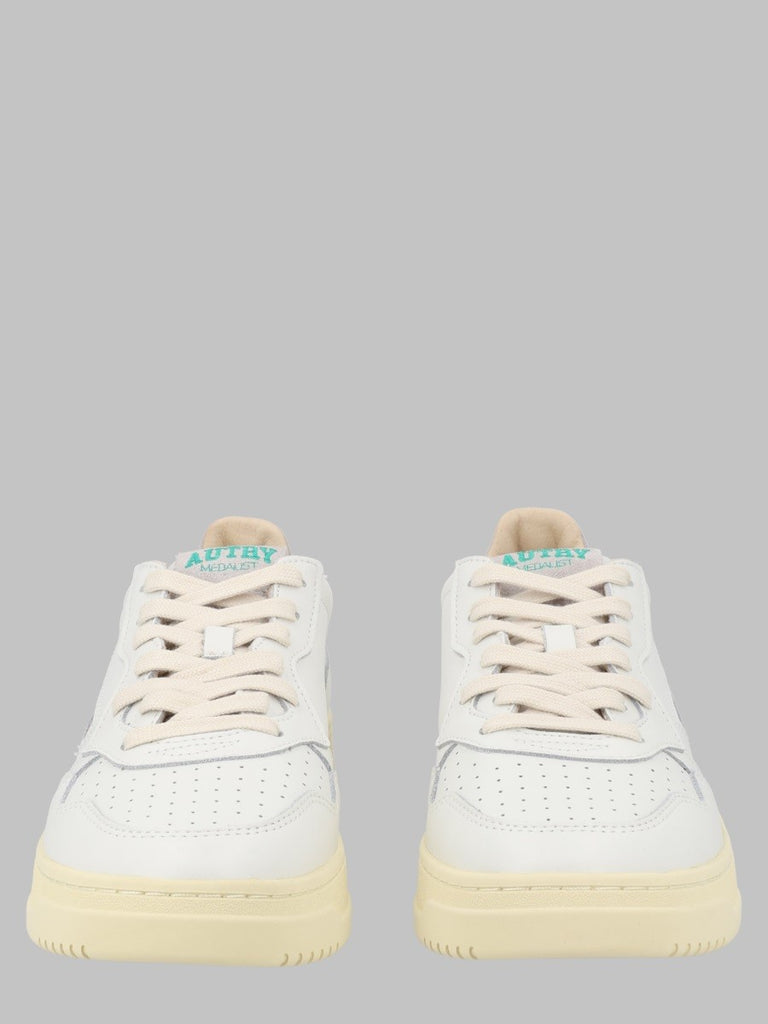 SNEAKER "MEDALIST LOW"