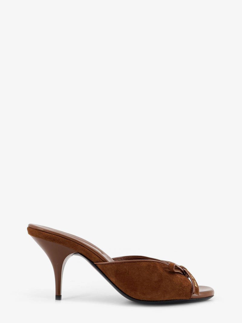 Suede sandals with bow detail on the front