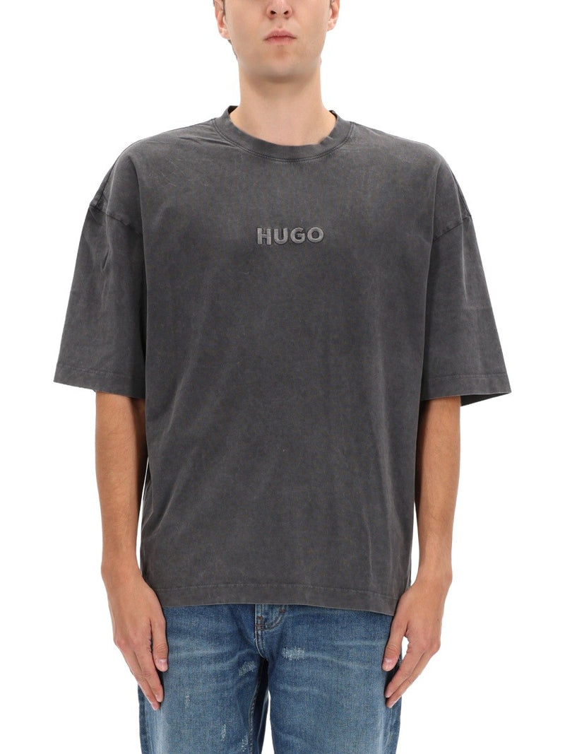 T-SHIRT WITH LOGO