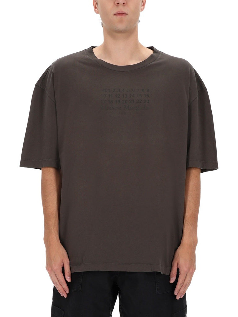 T-SHIRT WITH LOGO