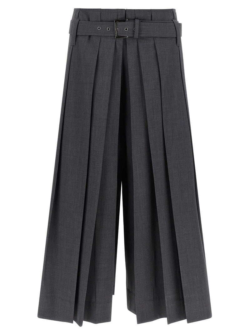 Tailored pleated bermuda shorts