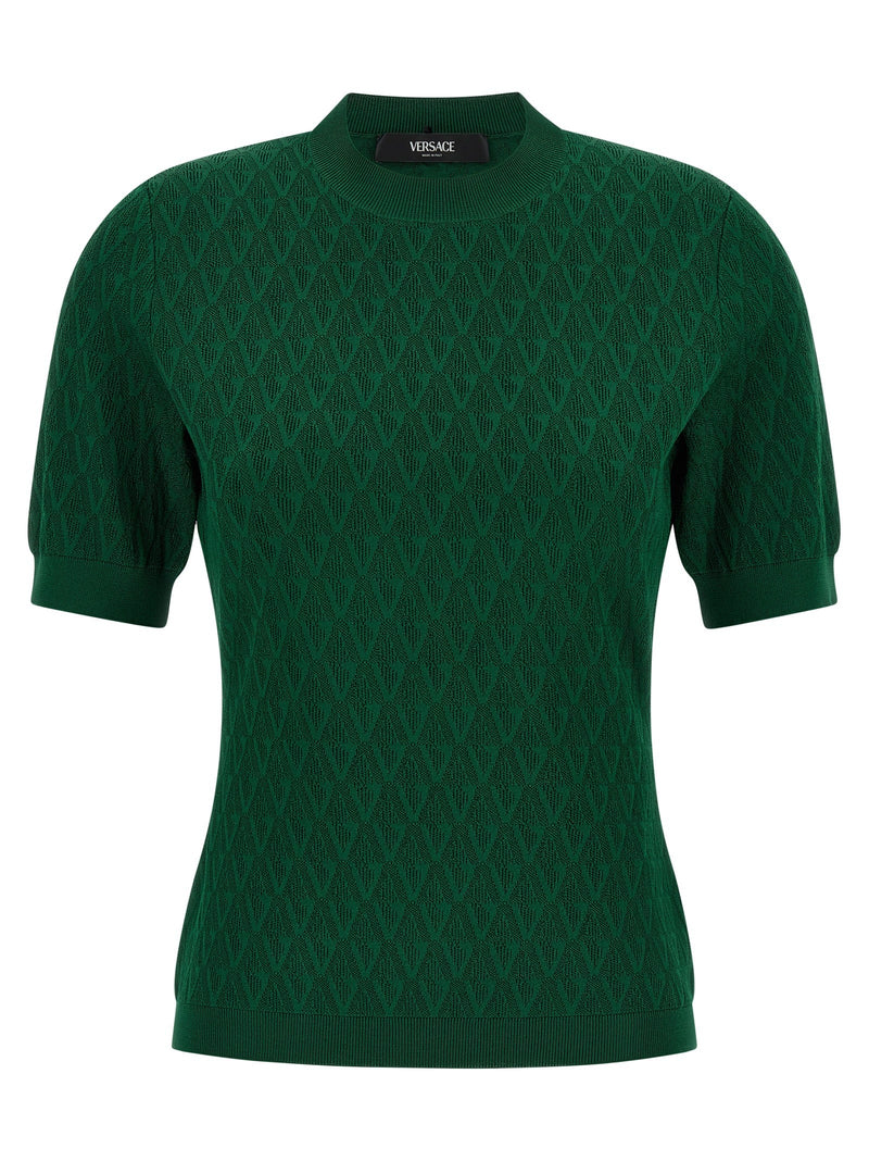 V-pattern T-shirt