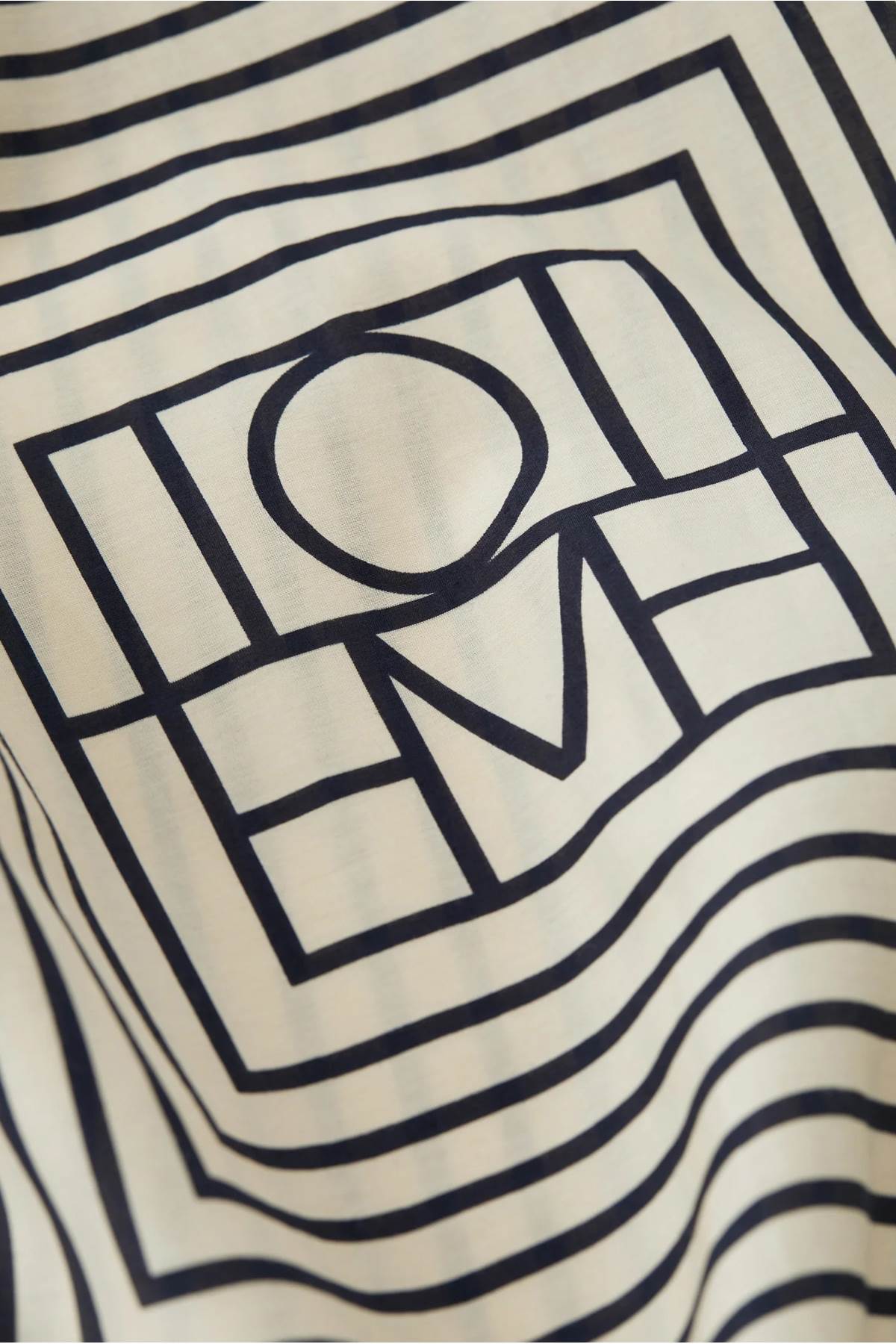 Toteme Toteme "silk signature monogram st